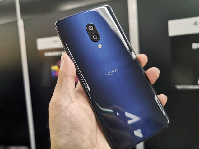 Sharp AQUOS zero2