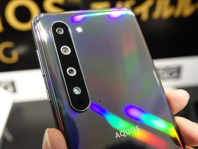 Новый смартфон Sharp R5G представлен официально