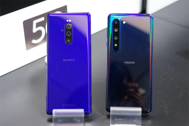 Новый смартфон Sharp R5G представлен официально