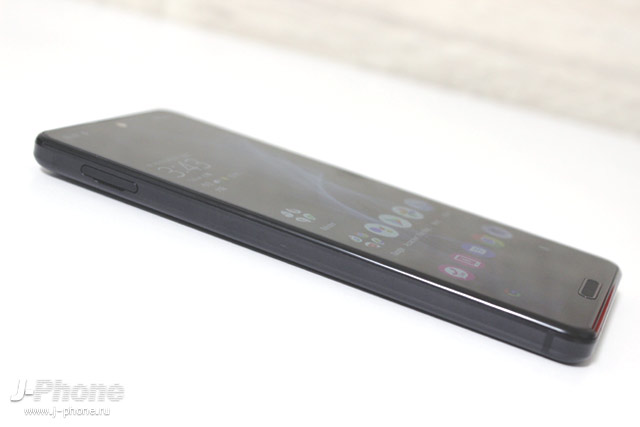 Обзор Sharp AQUOS sense4 lite
