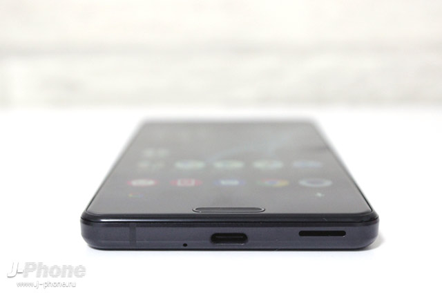 Обзор Sharp AQUOS sense4 lite