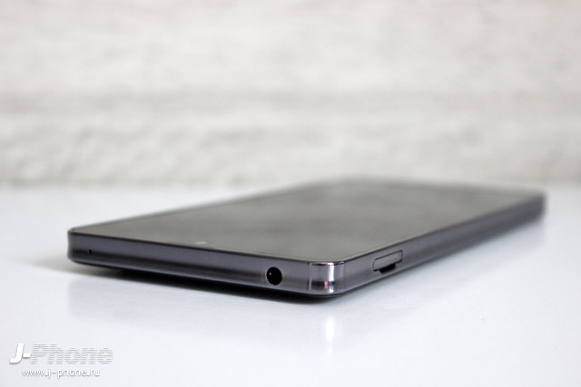 Обзр японского смартфона Sharp AQUOS zero6