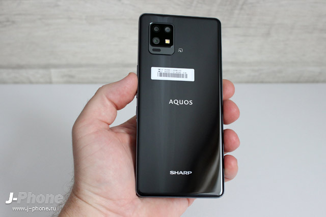 Обзр японского смартфона Sharp AQUOS zero6