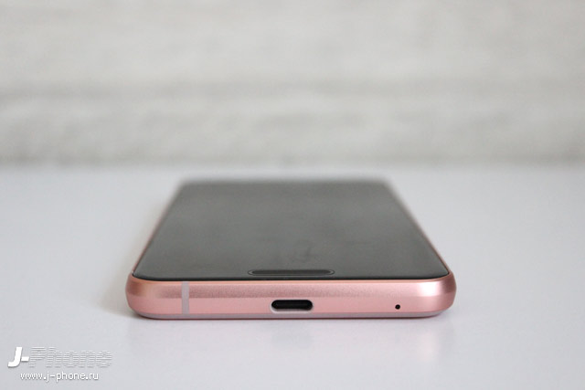 Обзор Sharp AQUOS sense (copper)