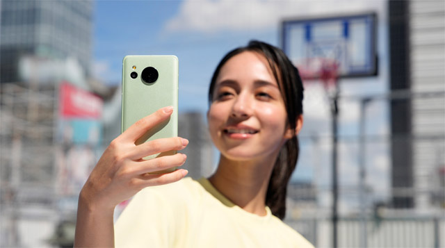 Японская компания Sharp анонсировала свой новый MIL-защищенный Android смартфон AQUOS sense8 на базе процессора Snapdragon 6 Gen1