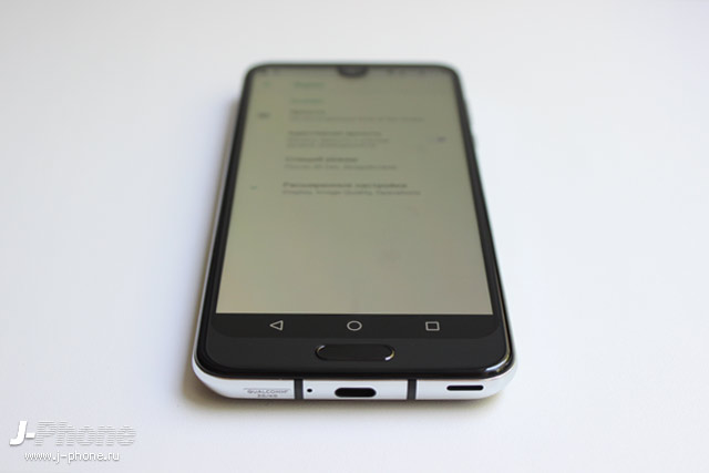 Обзор Sharp AQUOS R2 (706SH) Обзор Sharp AQUOS R2 (706SH)