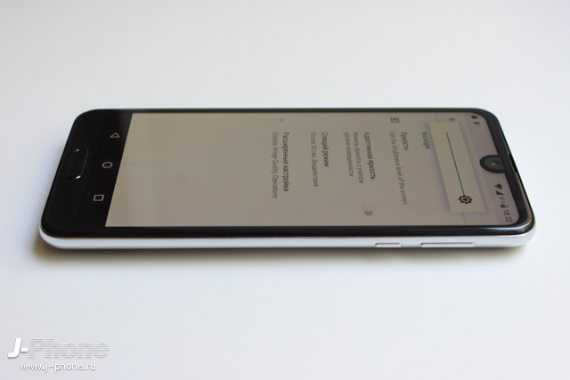 Обзор Sharp AQUOS R2 (706SH) Обзор Sharp AQUOS R2 (706SH)