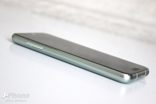 Фотообзор Sharp AQUOS R2 compact Smokey Green 803SH
