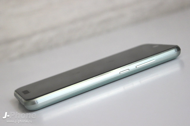 Фотообзор Sharp AQUOS R2 compact Smokey Green 803SH