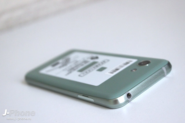 Фотообзор Sharp AQUOS R2 compact Smokey Green 803SH