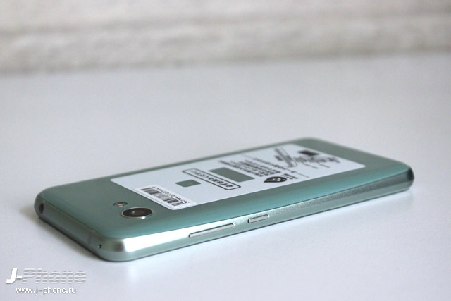 Фотообзор Sharp AQUOS R2 compact Smokey Green 803SH