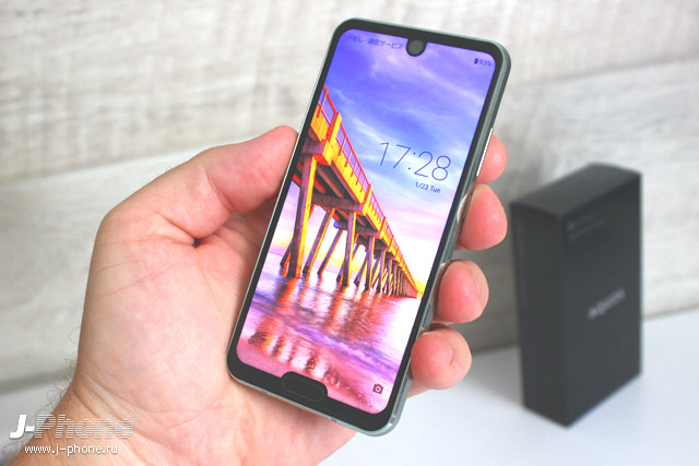 Фотообзор Sharp AQUOS R2 compact Smokey Green 803SH