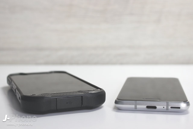 Sharp AQUOS R2 compact Smokey Green vs. Deep White
