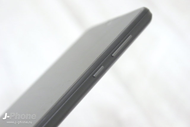 Фотообзор японского IGZO смартфона Sharp AQUOS R5G (908SH) Black Ray