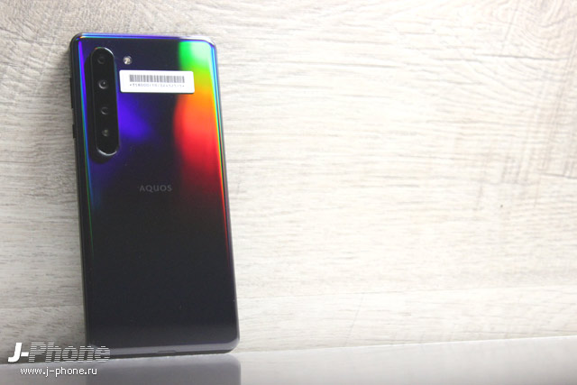 Фотообзор японского IGZO смартфона Sharp AQUOS R5G (908SH) Black Ray