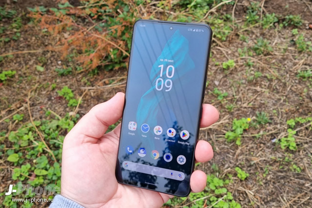 Обзор японского смартфона Sharp AQUOS R7