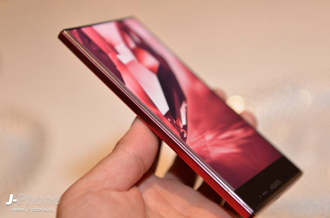 японский смартфон Softbank Sharp Aquos Crystal X японский смартфон Softbank Sharp Aquos Crystal X