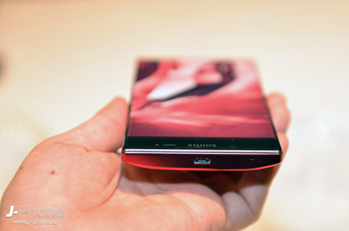 японский смартфон Softbank Sharp Aquos Crystal X японский смартфон Softbank Sharp Aquos Crystal X