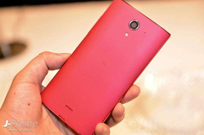 японский смартфон Softbank Sharp Aquos Crystal X японский смартфон Softbank Sharp Aquos Crystal X