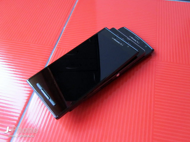 сравниваем японские смартфоны Fujitsu Arrows X Docomo F-02E, SONY Xperia Z Docomo SO-02E и Panasonic Docomo P-02E Eluga X