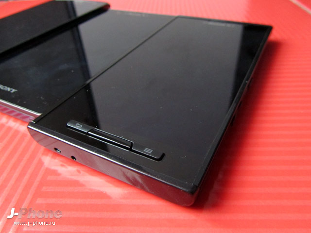 сравниваем японские смартфоны Fujitsu Arrows X Docomo F-02E, SONY Xperia Z Docomo SO-02E и Panasonic Docomo P-02E Eluga X