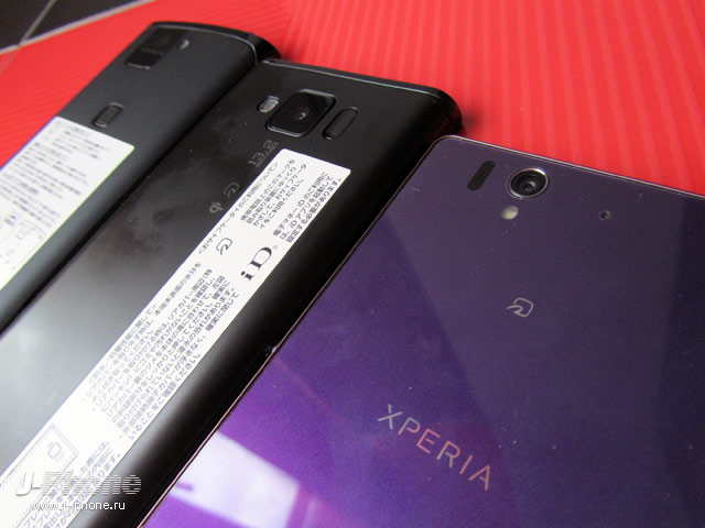 сравниваем японские смартфоны Fujitsu Arrows X Docomo F-02E, SONY Xperia Z Docomo SO-02E и Panasonic Docomo P-02E Eluga X