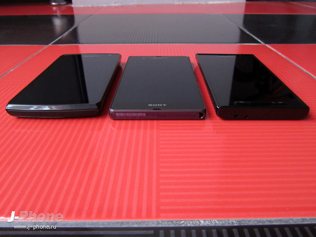сравниваем японские смартфоны Fujitsu Arrows X Docomo F-02E, SONY Xperia Z Docomo SO-02E и Panasonic Docomo P-02E Eluga X