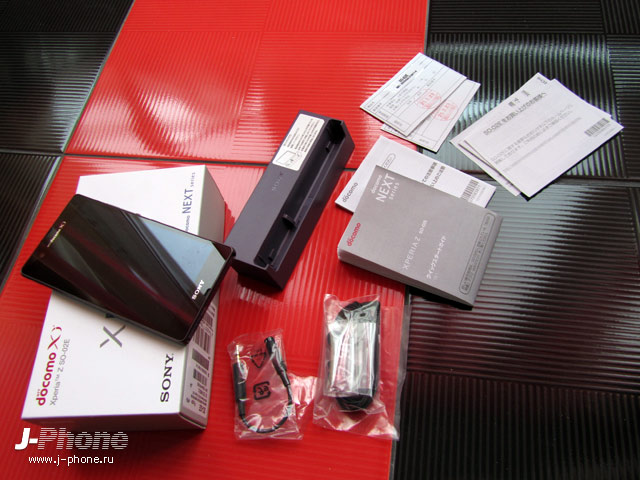 обзор смартфона Sony Docomo SO-02E Xperia Z фиолетового цвета