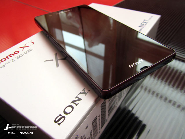 обзор смартфона Sony Docomo SO-02E Xperia Z фиолетового цвета