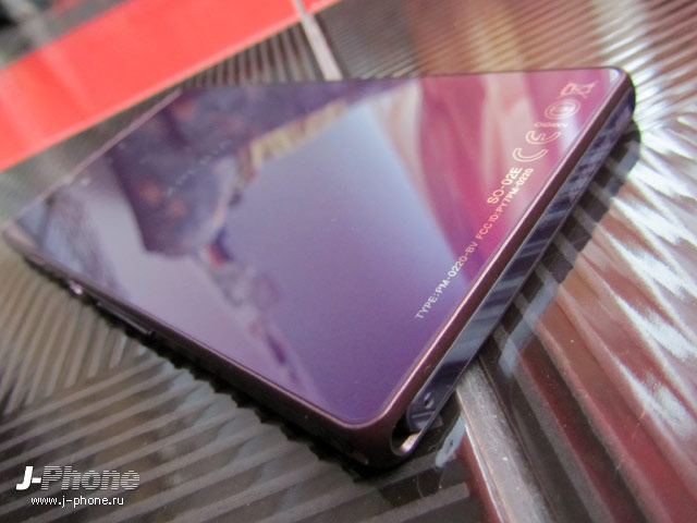 обзор смартфона Sony Docomo SO-02E Xperia Z фиолетового цвета
