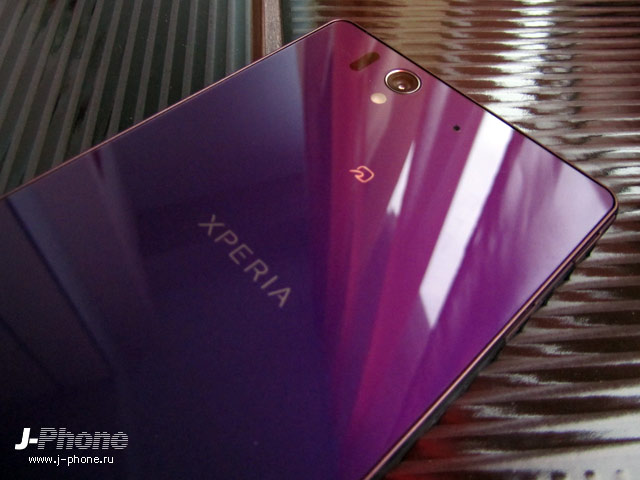 обзор смартфона Sony Docomo SO-02E Xperia Z фиолетового цвета