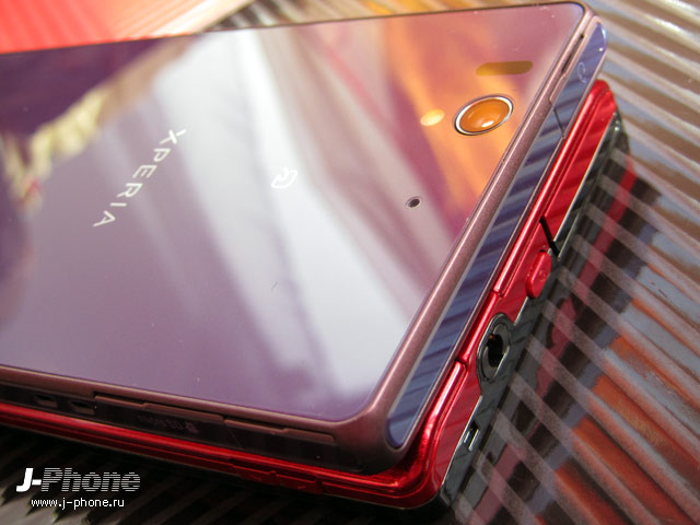 обзор смартфона Sony Docomo SO-02E Xperia Z фиолетового цвета