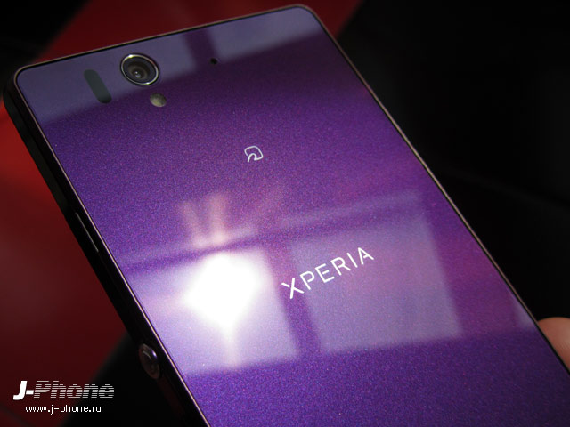 обзор смартфона Sony Docomo SO-02E Xperia Z фиолетового цвета