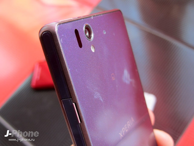 обзор смартфона Sony Docomo SO-02E Xperia Z фиолетового цвета