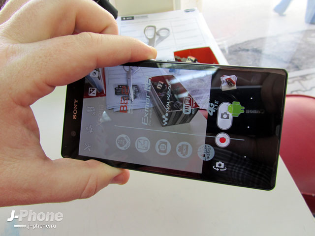 сравниваем японский и европейский Sony Xperia Z