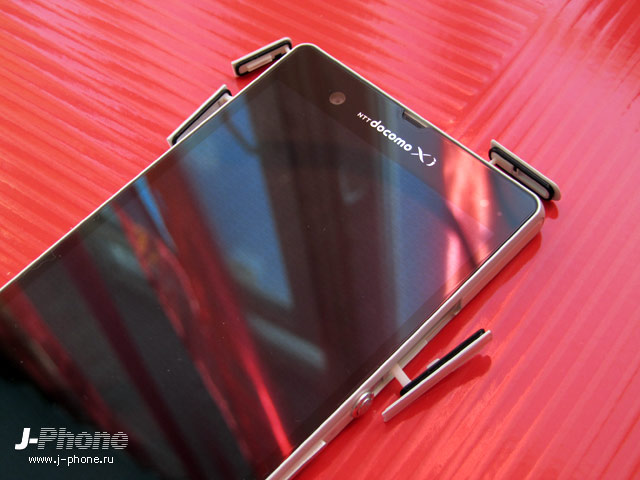 обзор японского смартфона Sony Xperia Z Docomo SO-02E в белом цвете