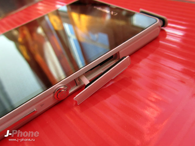 обзор японского смартфона Sony Xperia Z Docomo SO-02E в белом цвете