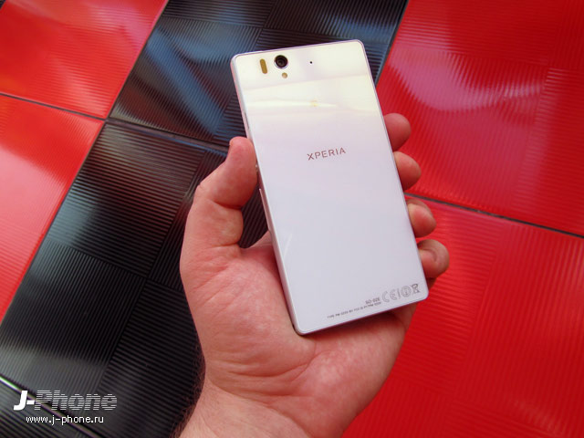 обзор японского смартфона Sony Xperia Z Docomo SO-02E в белом цвете
