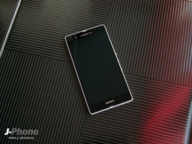 обзор японского смартфона Sony Xperia Z Docomo SO-02E в белом цвете