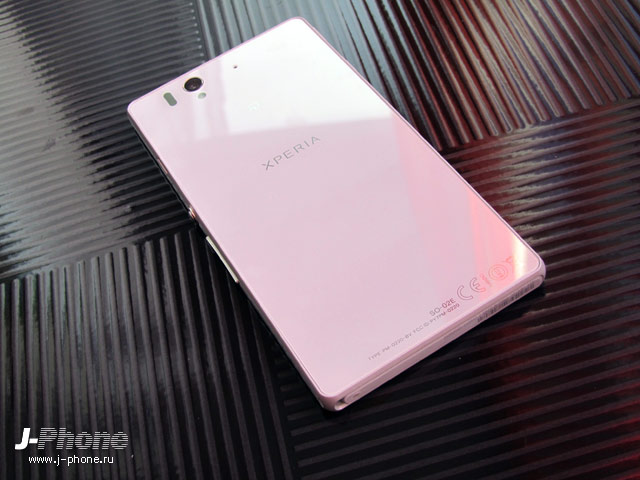 обзор японского смартфона Sony Xperia Z Docomo SO-02E в белом цвете