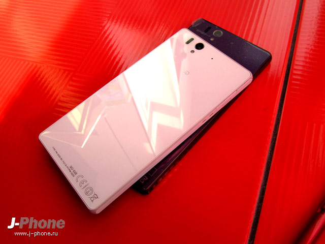 обзор японского смартфона Sony Xperia Z Docomo SO-02E в белом цвете