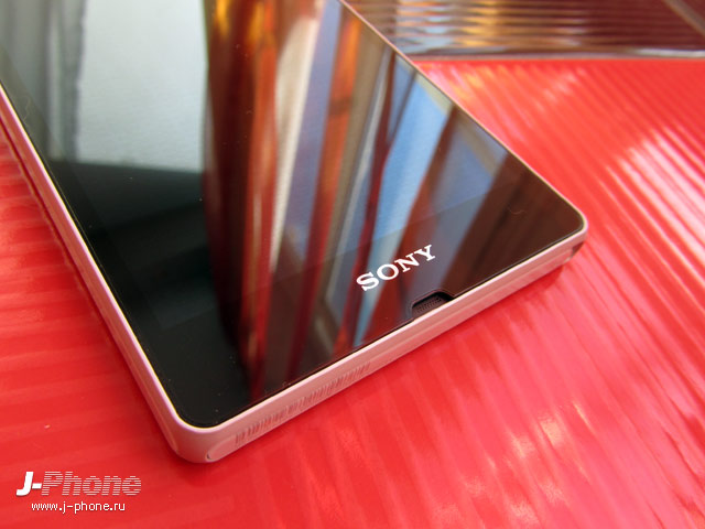 обзор японского смартфона Sony Xperia Z Docomo SO-02E в белом цвете