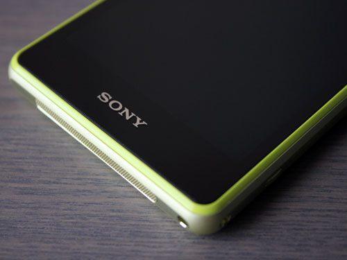 Обзор смартфона Sony Docomo SO-02F Zperia Z1 f желтый (lime) MR Обзор смартфона Sony Docomo SO-02F Zperia Z1 f желтый (lime) MR