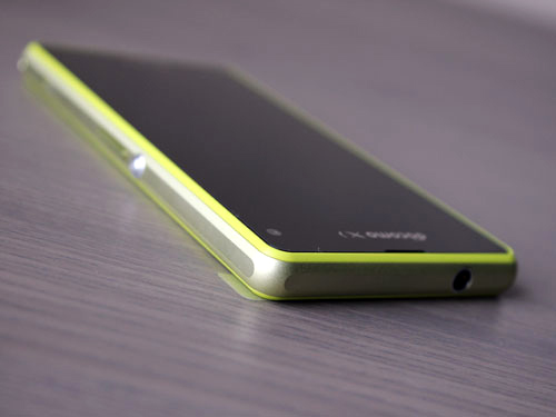 Обзор смартфона Sony Docomo SO-02F Zperia Z1 f желтый (lime) MR Обзор смартфона Sony Docomo SO-02F Zperia Z1 f желтый (lime) MR
