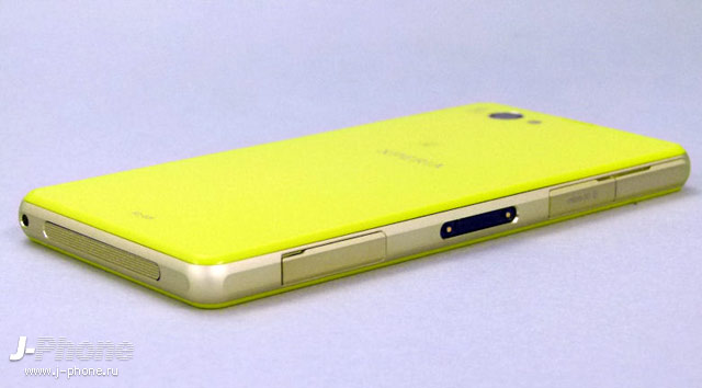 Сравнительный фотообзор Xperia Z1 и Z1 f со стороны