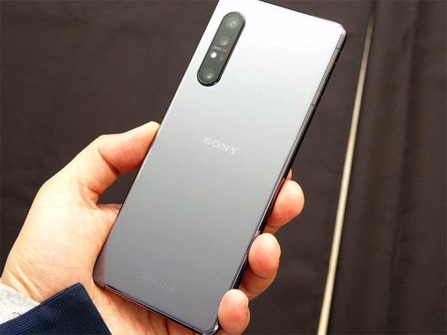 смартфон Sony XPERIA 1 II