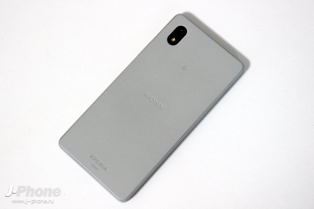 Обзор японского компактного смартфона Sony XPERIA Ace III в сером цвете