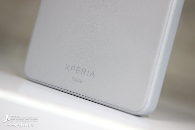 Обзор японского компактного смартфона Sony XPERIA Ace III в сером цвете