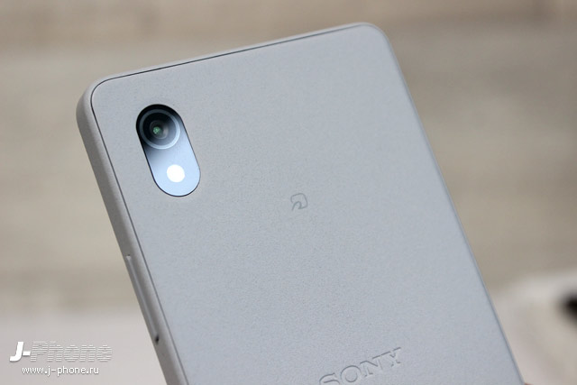 Обзор японского компактного смартфона Sony XPERIA Ace III в сером цвете