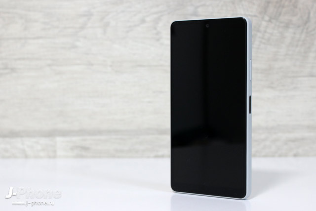 Обзор японского компактного смартфона Sony XPERIA Ace III в сером цвете